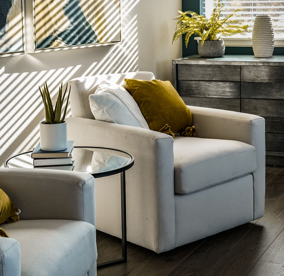 治療師反思專業標準,融合文化適應力與創傷知情實踐