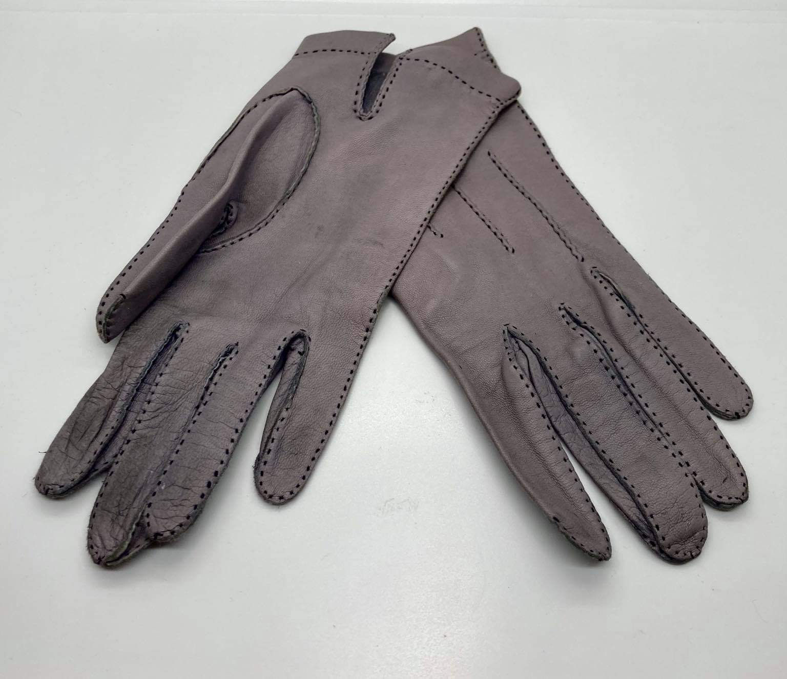 Gorgeous Vintage Grey Leather Gloves