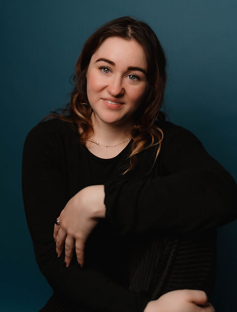 Zoë Zent Sitting Shot.JPG