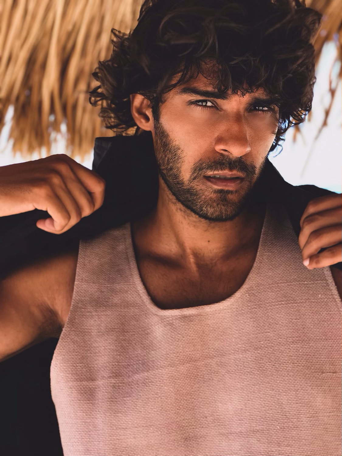 TEXTURED SLEEVELESS TOP