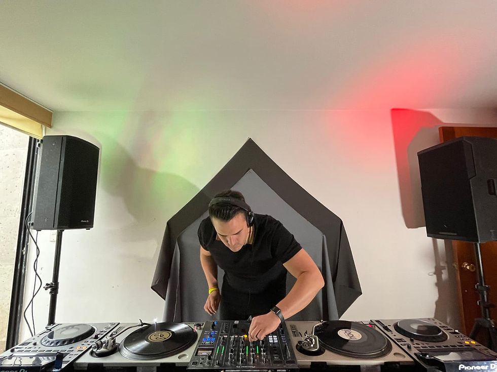 El DJ mexicano Raúl Aldana retoma su carrera musical para una colaboración con Sussie4