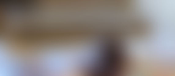 לפרוש כנפיים