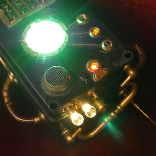 Zeitmaschine Prop-Making, Detail, leuchtend mit grün