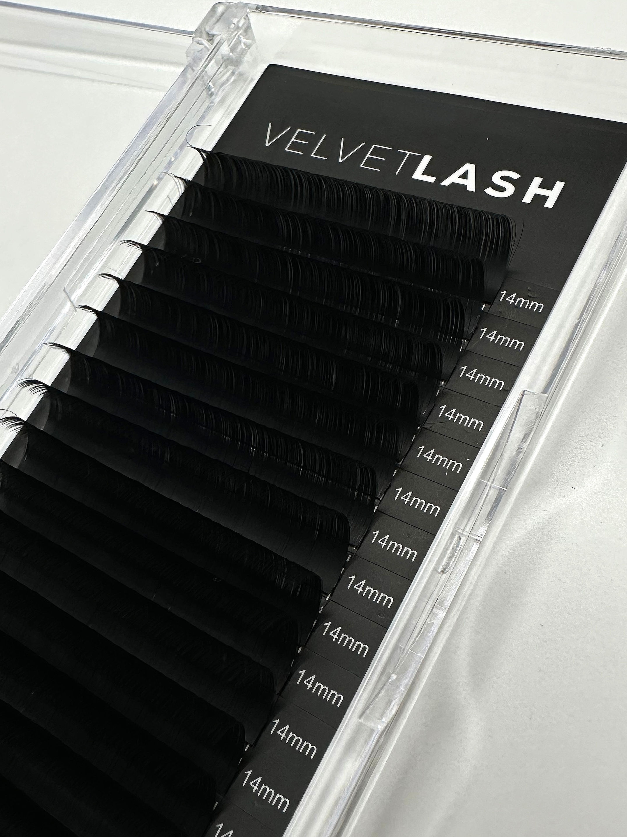 Velvet Dream Lash .03 Volume