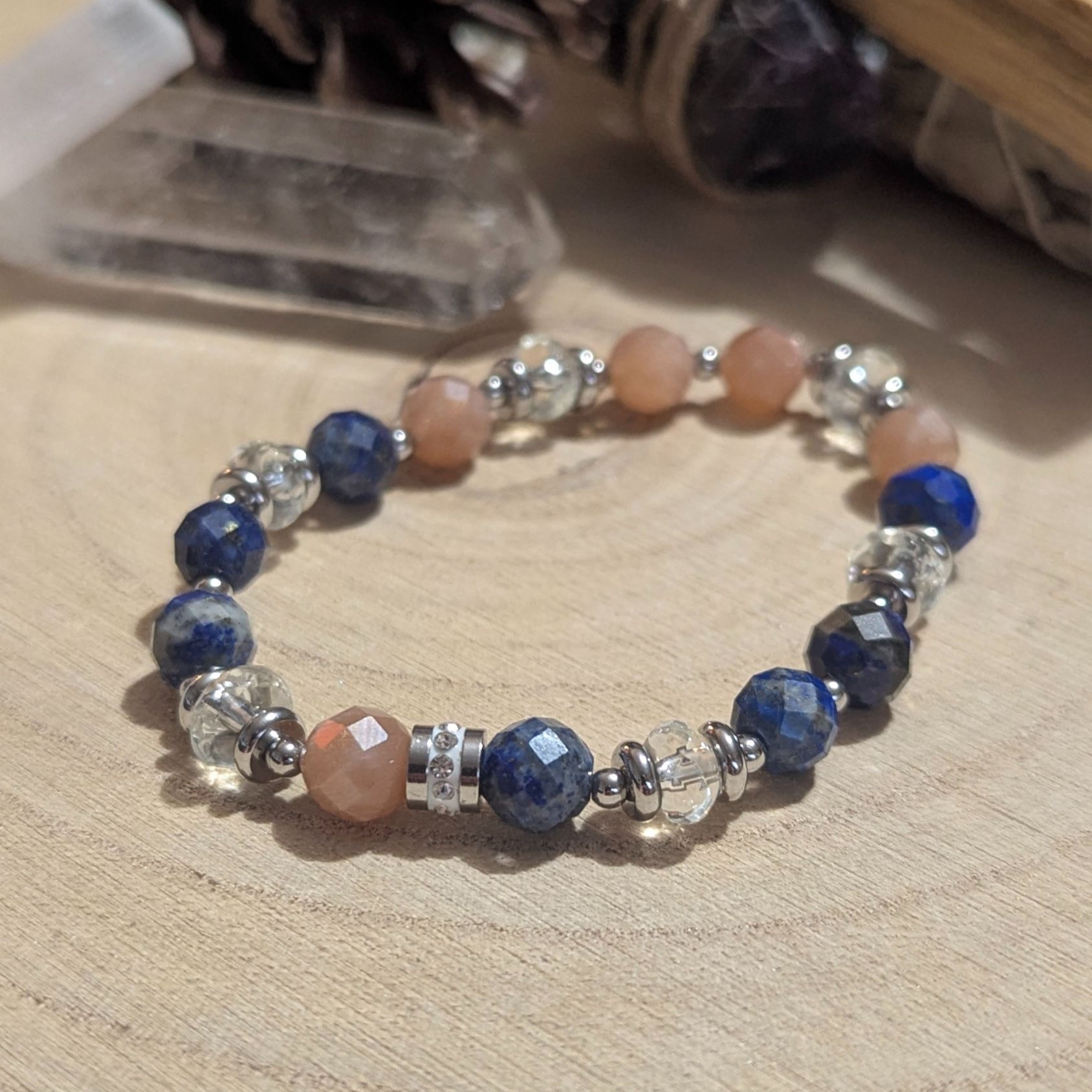 „Blask Słońca” – lapis lazuli, kamień słoneczny i kryształ górski