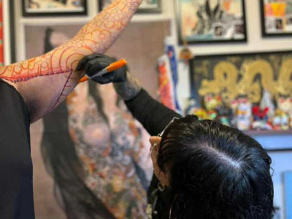 "No necesitas saber dibujar para ser tatuador"... Una mentira peligrosa.