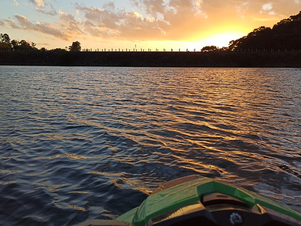 Pôr do Sol com Jet Ski_edited.jpg