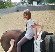 Therapiezentrum Gramatneusiedl, Therapie am Pferd, Pferdestärken, Kinderstärken, Kinder Stärken, Flaxi, Autismus, ADS, Wahrnehmungsförderung, Ergotherapie, Physiotherapie, Psychologische Testung, Andrea Kegloits-Ackerer