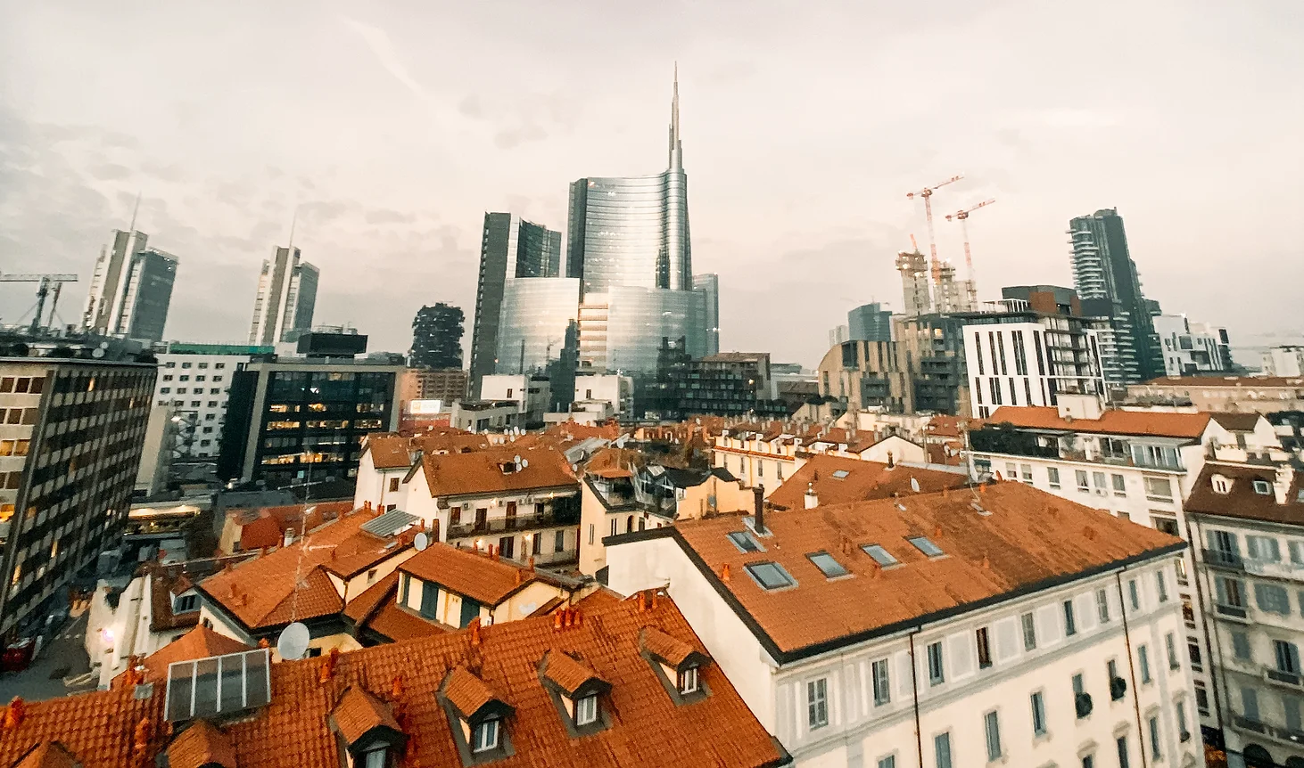 skyline milano giorno
