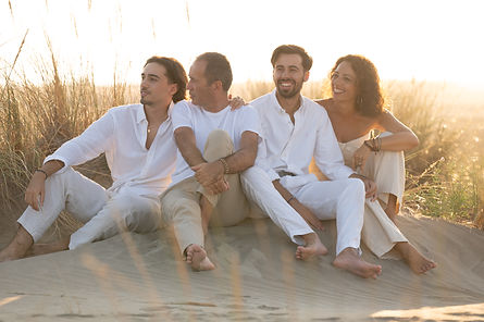 Séance photos de famille à la mer dans le Gard et l'herault