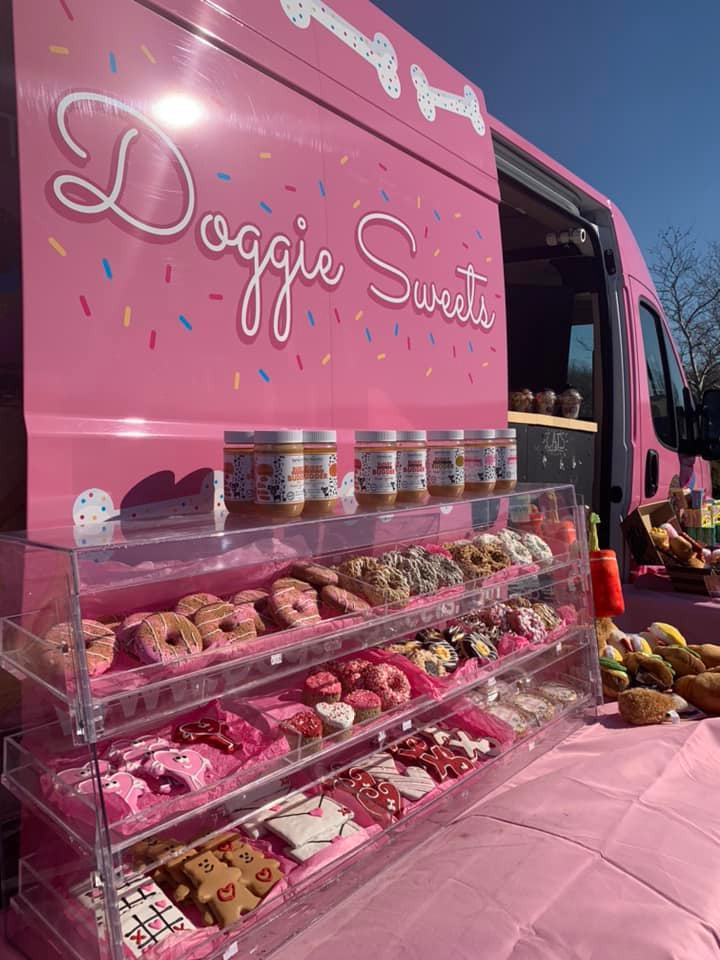 WAGGIN' SCHEDULE Doggie Sweets
