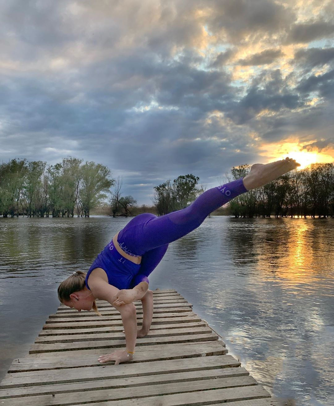 Womens Crew Neck Loose Fit Relaxed Flowy Side Tie Casual Workout Yoga Sports Top