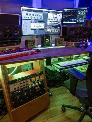 We use 4 x different sets of studio monitors so we can get your mix and master just right!