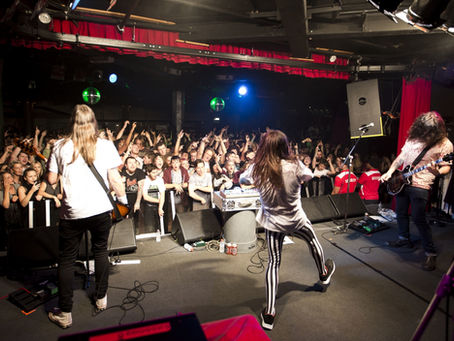 Why is the live music scene in Melbourne the best in Australia?