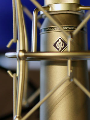 The vocal chain we regularly use is Neumann U87 - Neve 1073 preamp - UA 1176LN compressor - Apogee Symphony IO converters.