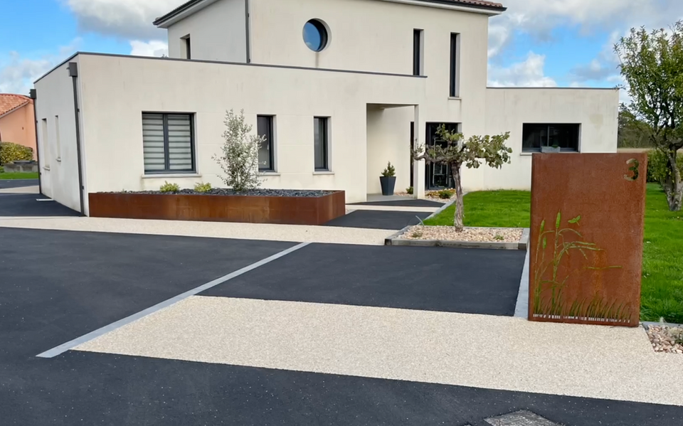 sevremoine cholet paysagiste vendée longeron sèvremoine design espace vert enrobé piscine pergola store allées clôtures