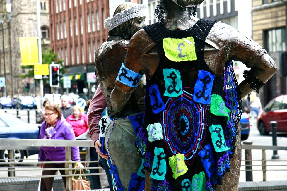 Yarn bombing Working Women 297