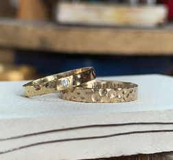 Aliança Martelada - 3mm | Ouro 18k