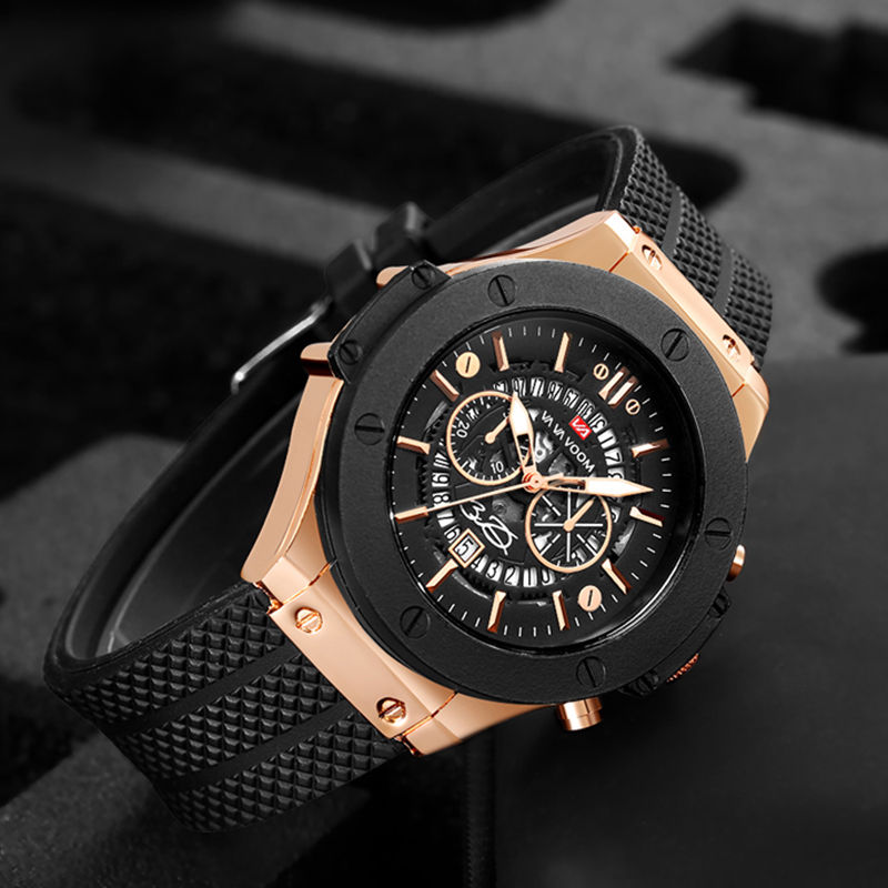 Relógio de luxo com bracelete em silicone.