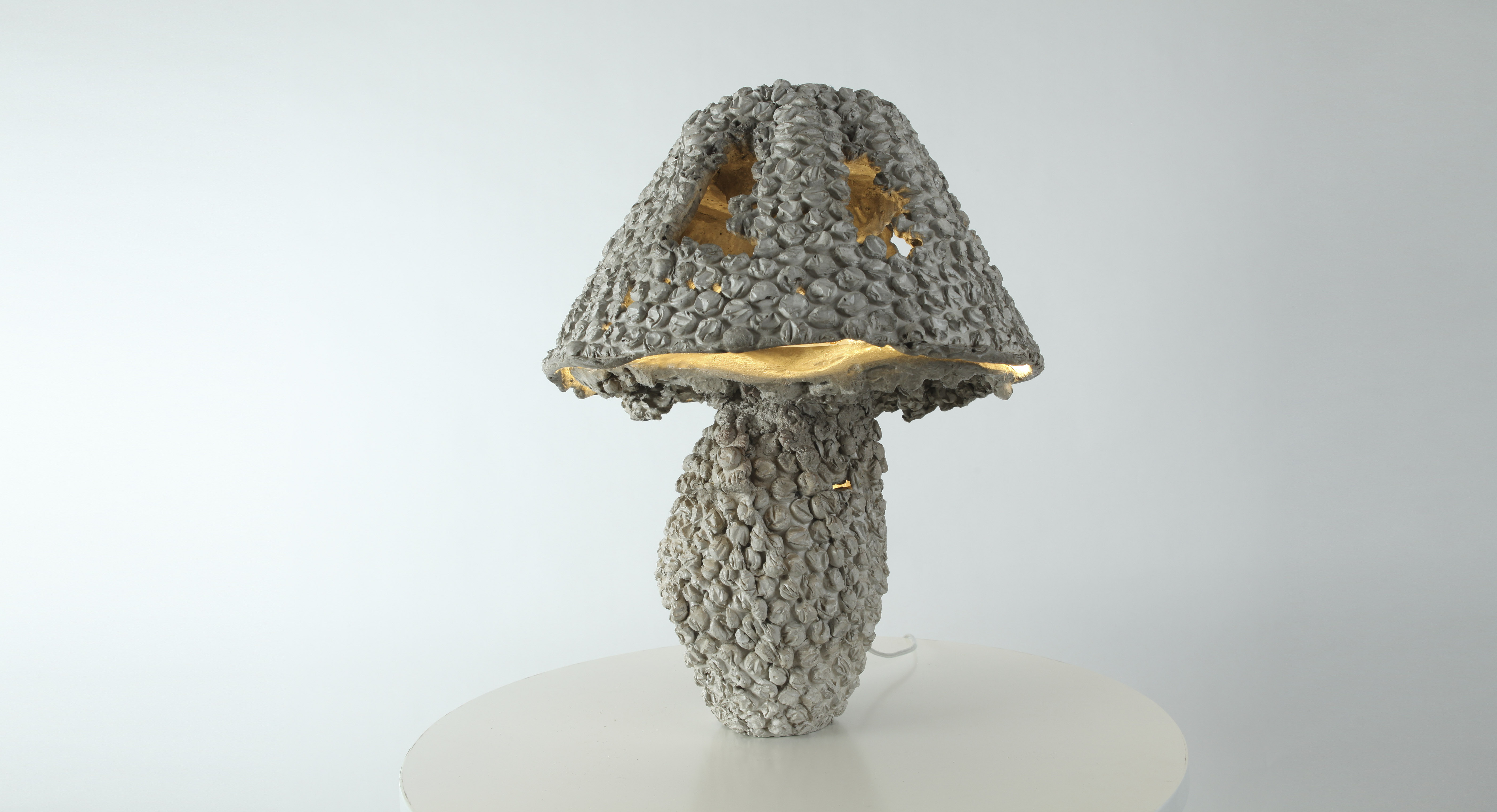 La lampe bulle béton