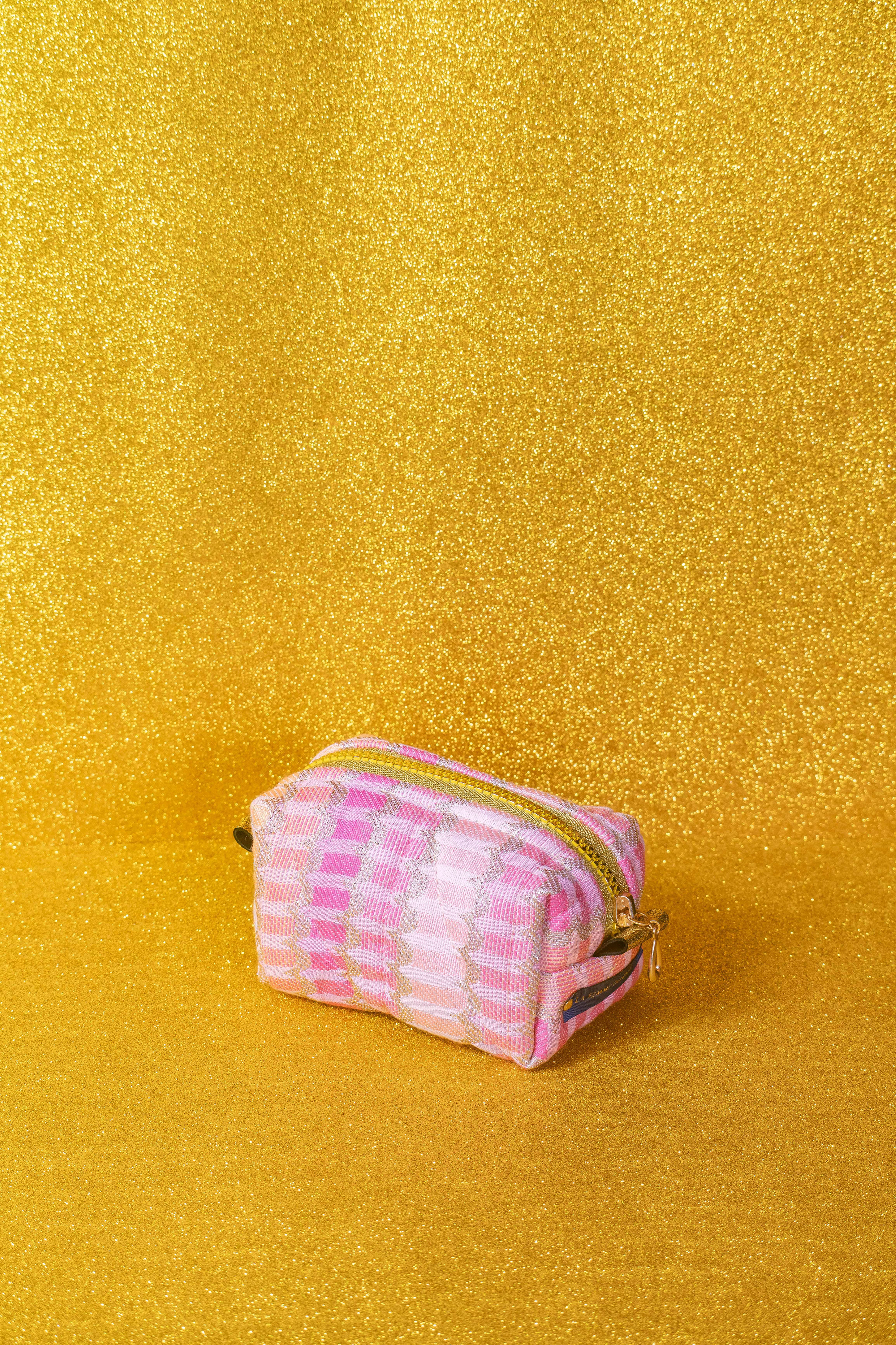 ECAILLES ROSES|Toute la « Famille »