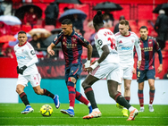 Con asistencia de Kervin Arriaga, Levante triunfa 3 a 0 ante el Sevilla