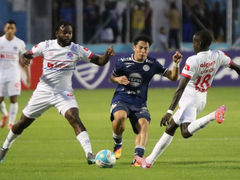 Olimpia golpea en el clásico y mete presión por el liderato