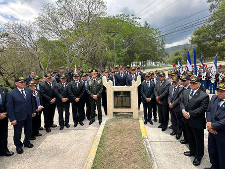 Conmemoran 50 años de la XV Promoción de Oficiales de la AMHGFM
