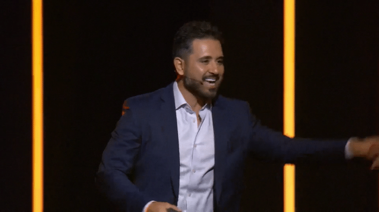 David Alvarado circle gif.gif