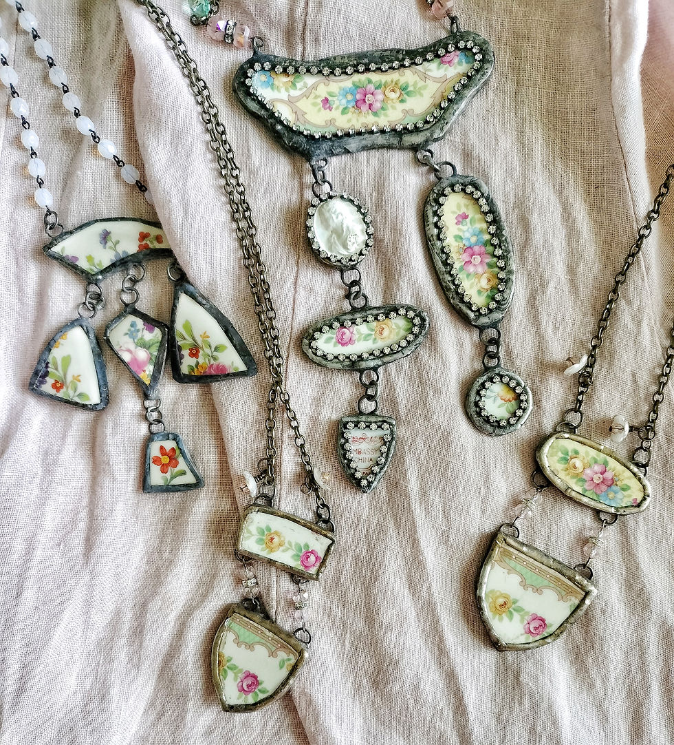 Thumbnail: Broken china necklace 
