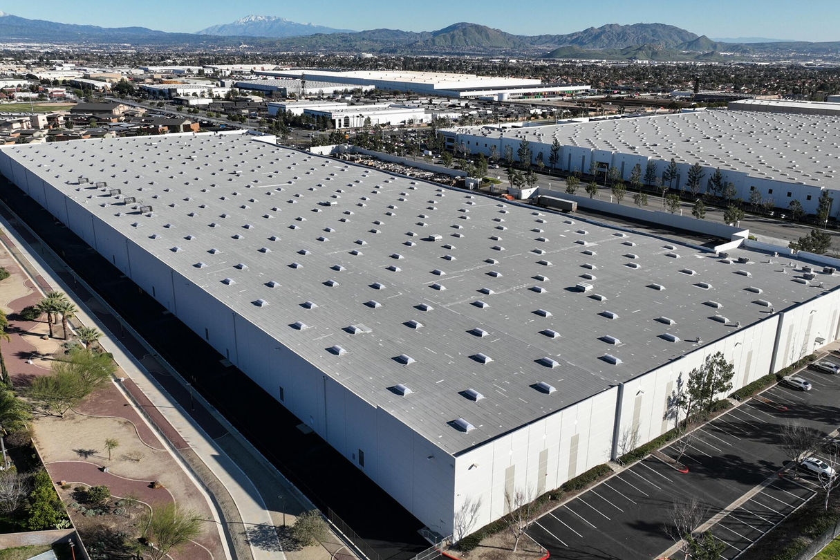 Strategic Warehouse Leasing in the Heart of Commerce