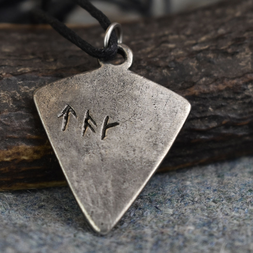 Thumbnail: St Ninian's Knot - Green Stone