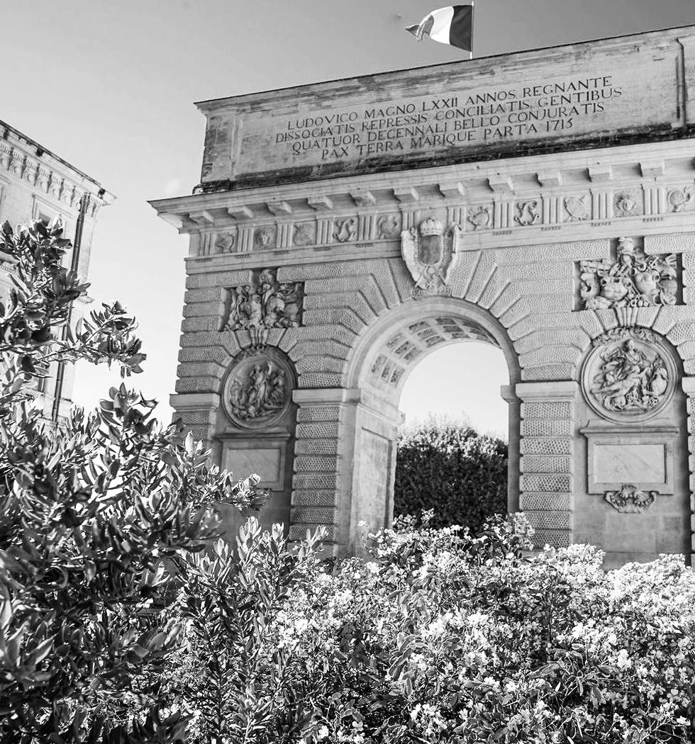 Arc de triomphe NB.jpg