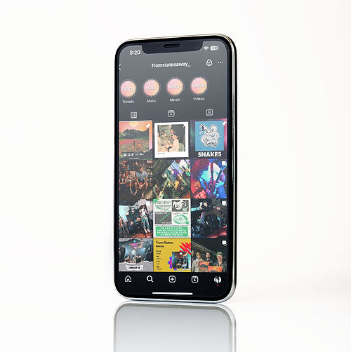 instagram-mockup-65968.jpg