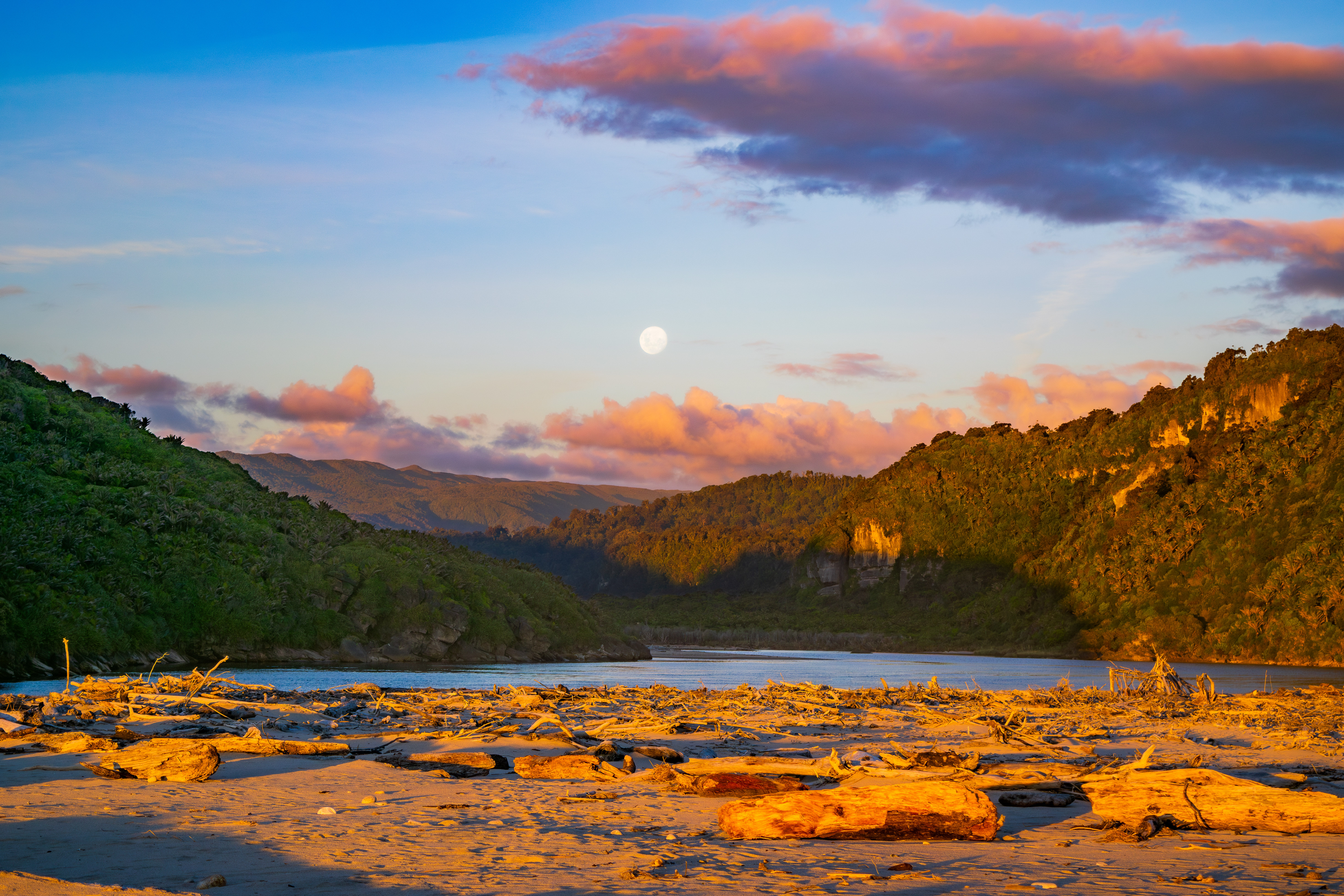 Moonrise · New Zealand