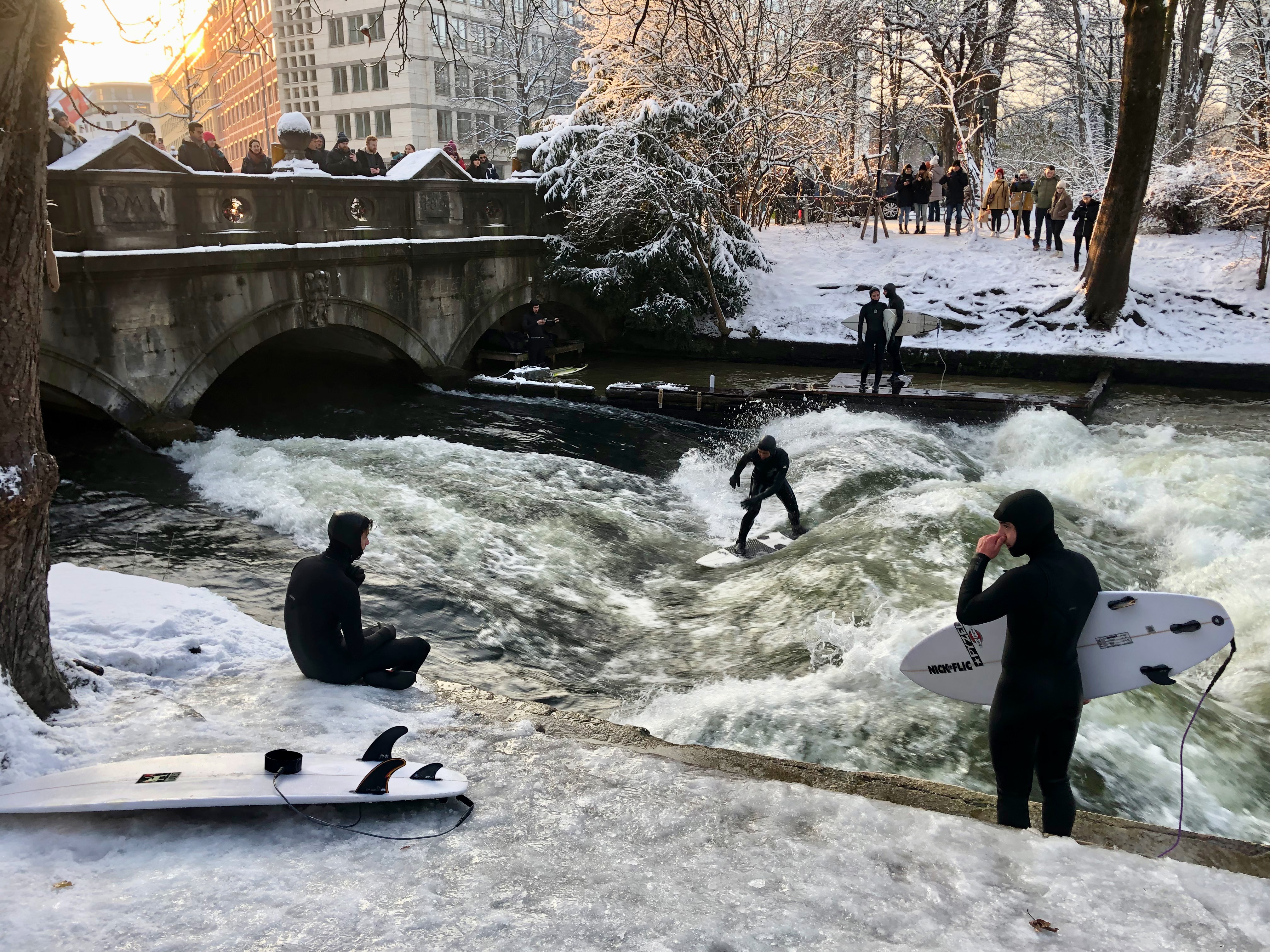 Surfers in snow · Munich