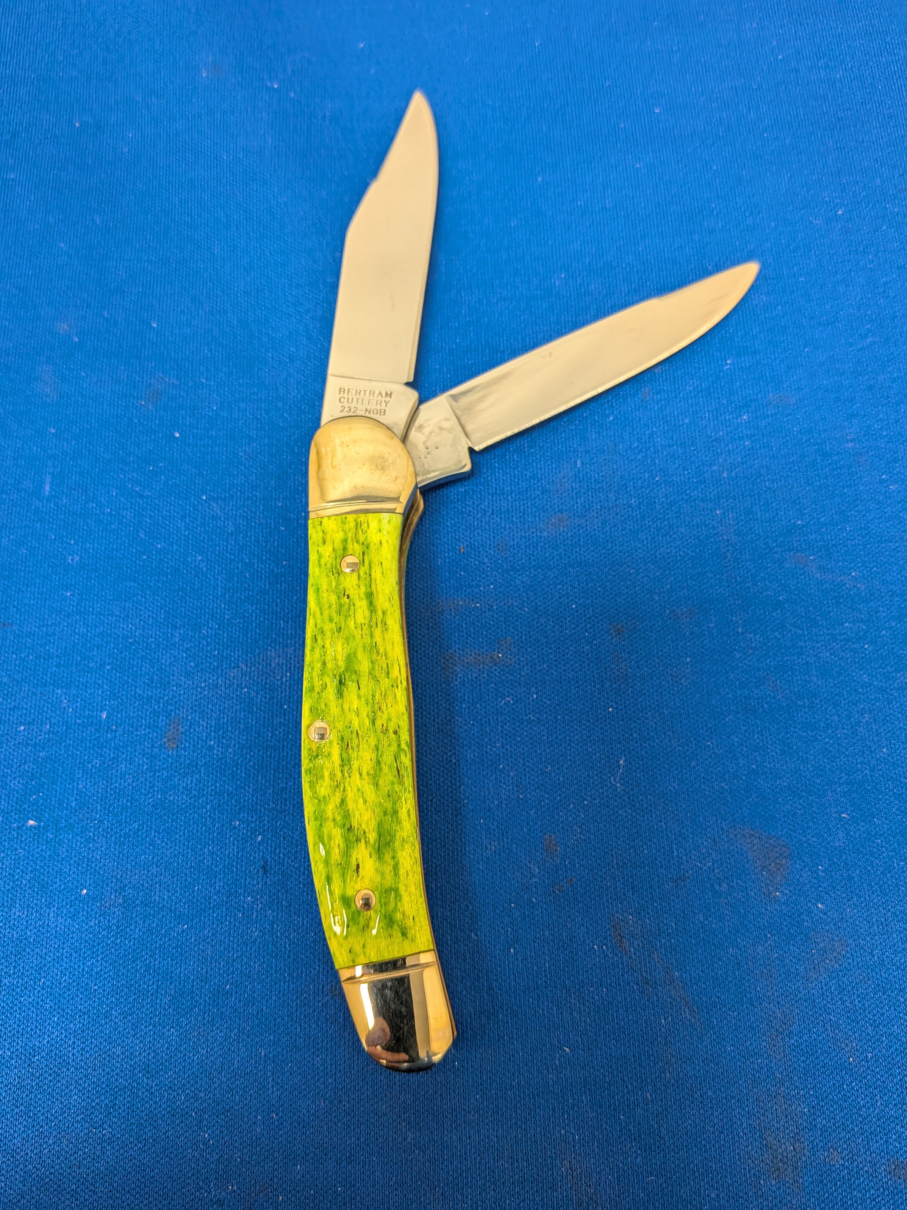 Hen & Rooster Bertram Original Trapper Neon Green Jigged Bone