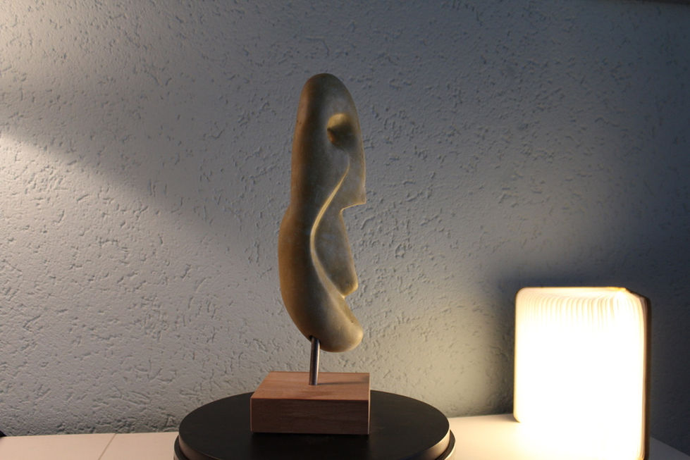 Stein Skulptur: Operateur