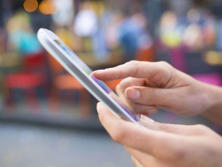 Calls vs. Text Message Marketing – Important Pros and Cons