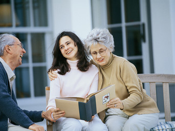 Conducting a Visit with a Loved One Who Has Dementia
