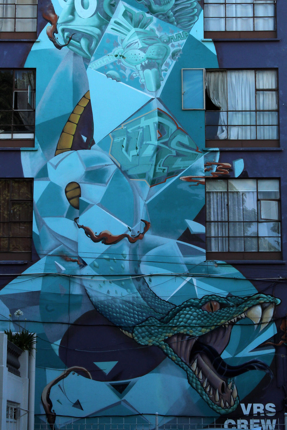 Mural de VRS CREW, 2017. Av. Chapultepec y Av. Libertad (Edificio Lafayette)