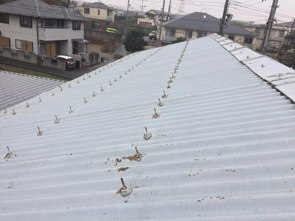 屋根の石綿スレートの対処法