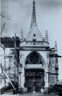 Chapelle du château d’Amboise, vue extérieure, Circa 1882. [Photographie] Base Monumentum