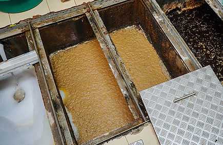 飲食店向けグリースストラップ清掃