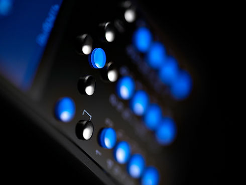 The sapphire buttons of the Luminoso.