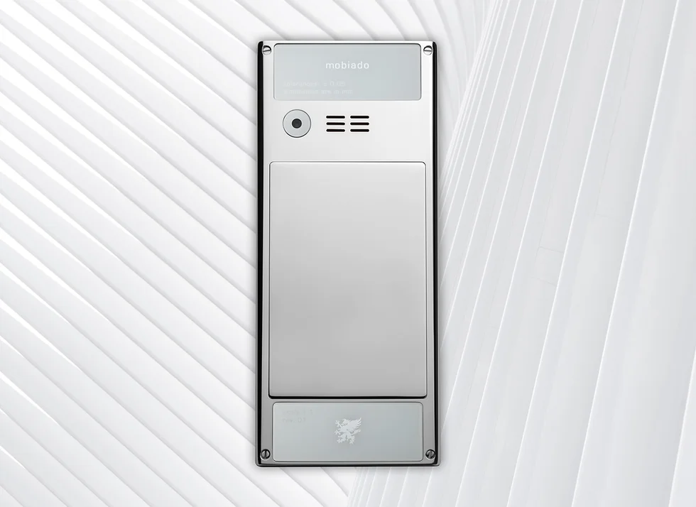 Steel_White BG02.jpg