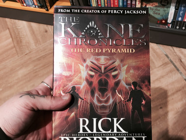 REVIEW: The Kane Chronicles: Red Pyramid by Rick Riordan.