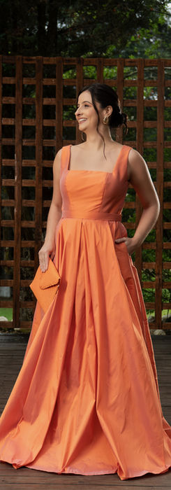 Vestido M para locação laranja