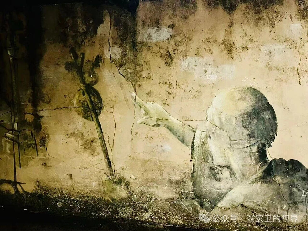 萨里亚圣玛丽亚教堂围墙上的墙画