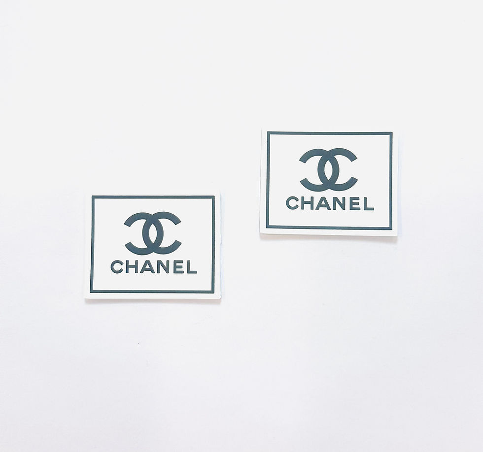 Прев'ю: Гумові патчі 4.8*4см на клейовій основі колір білий логотип Chanel